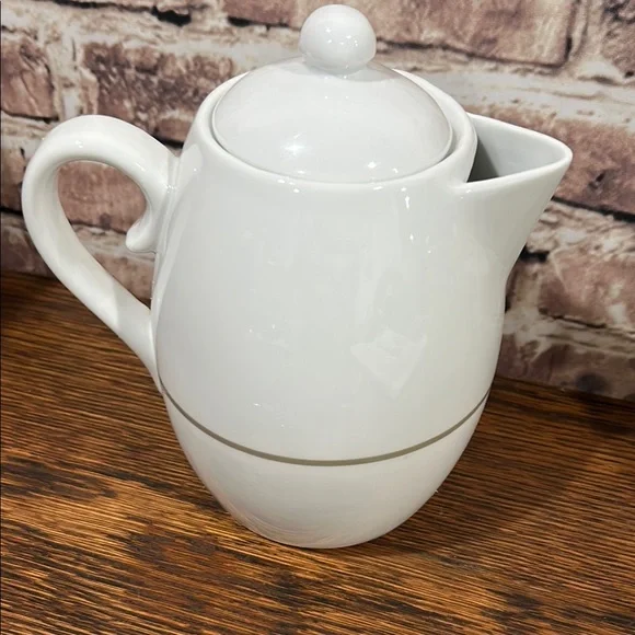 Starbucks ceramic coffee/tea pot 2015 White Ceramic Pitcher - Picture 8 of 10